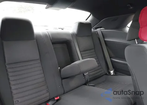 2013 Dodge Challenger Sxt z USA, uszkodzony, nr VIN 2C3CDYAG9DH511157